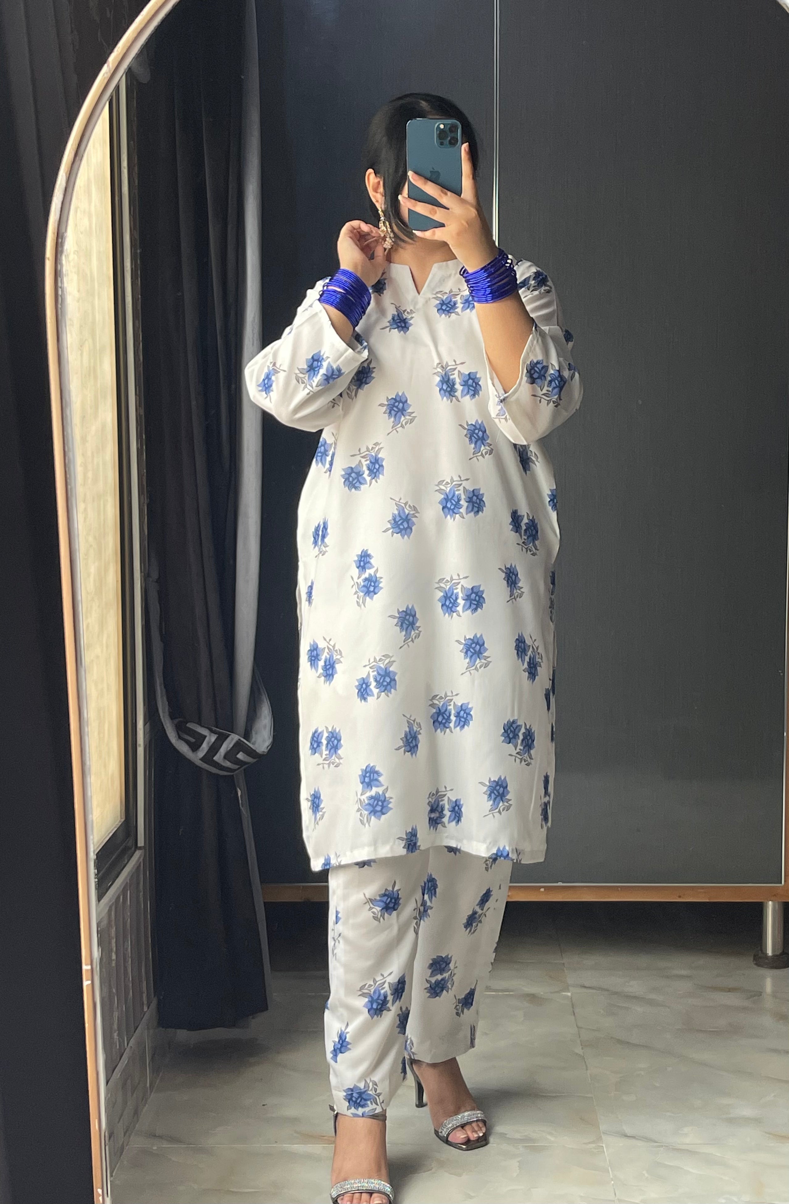 White & Blue Garden 2Pc