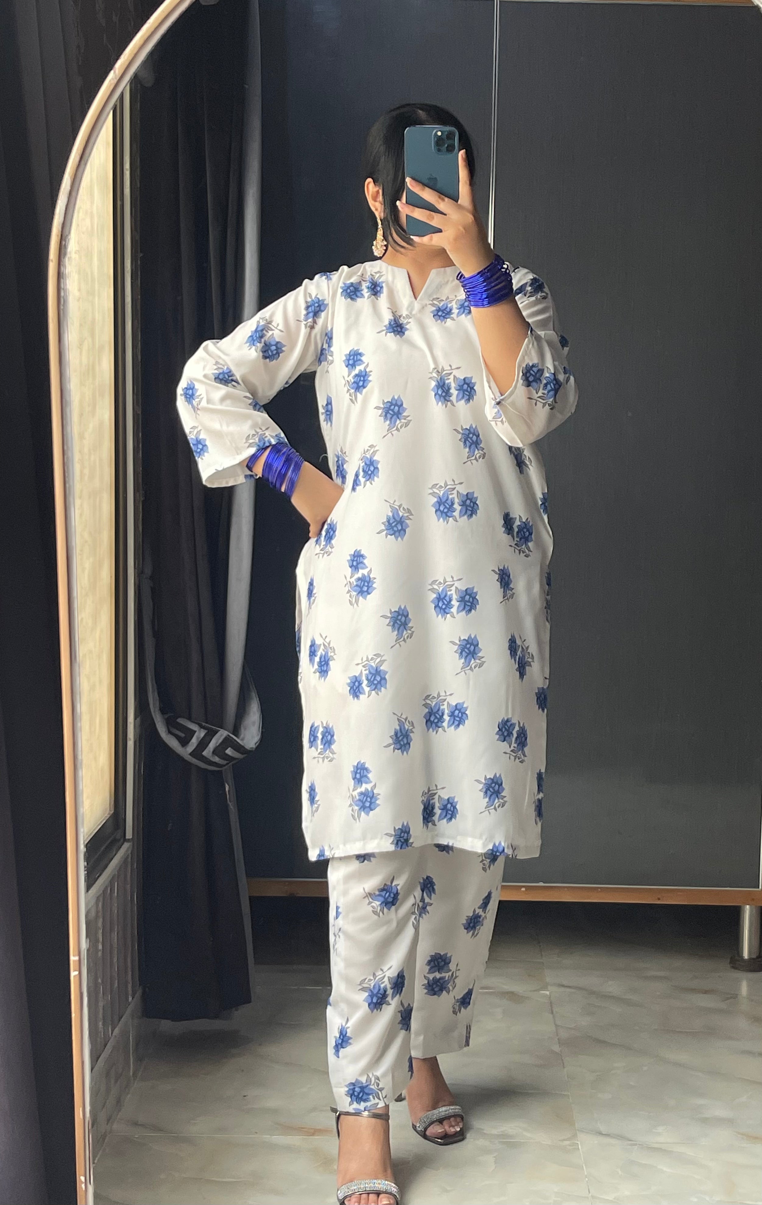 White & Blue Garden 2Pc