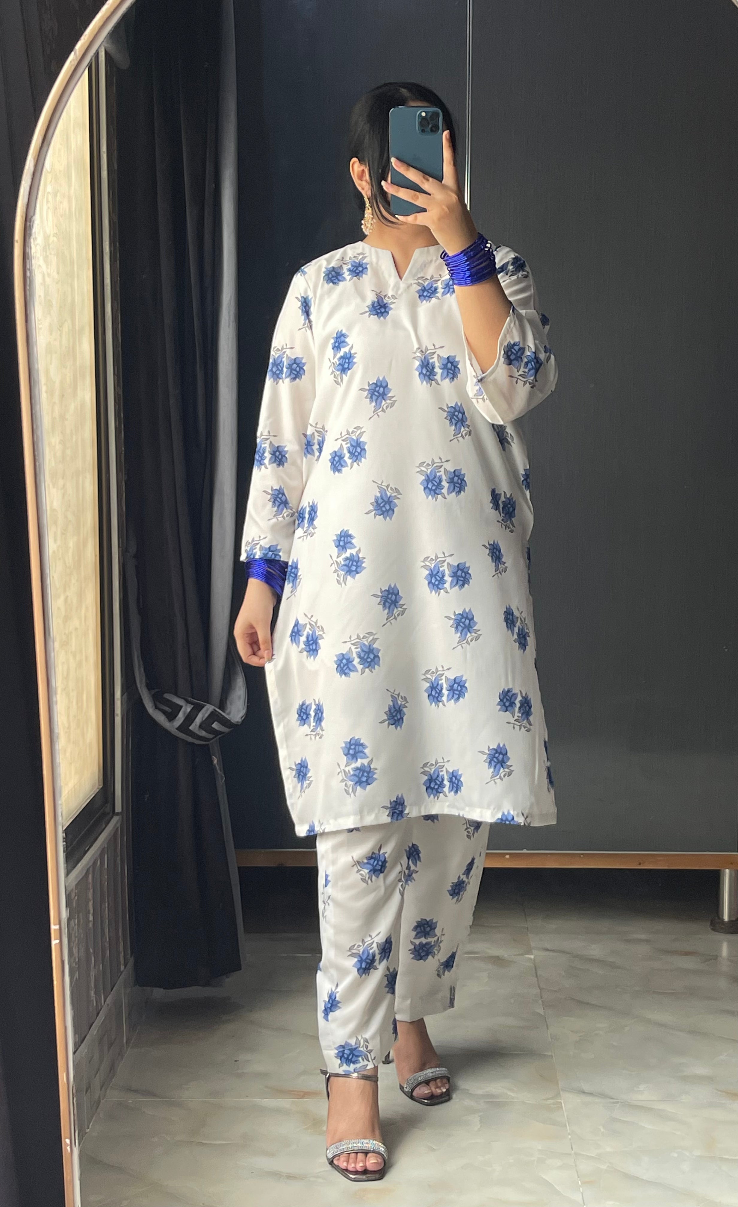 White & Blue Garden 2Pc