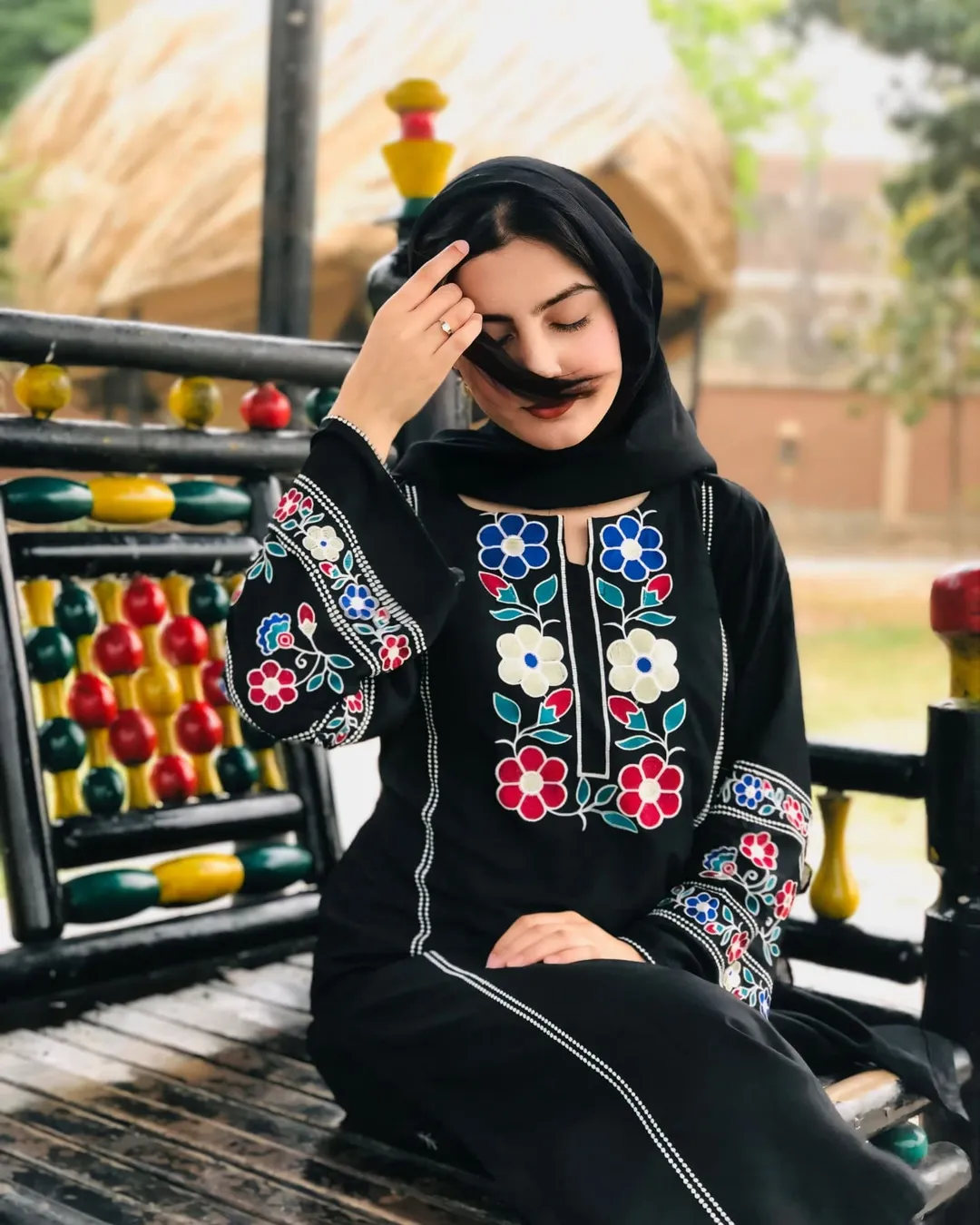 Maya Black (2-Piece Embroidery Set)